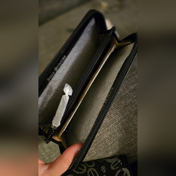 Juicy Couture Black Wallet - Picture 3 of 3